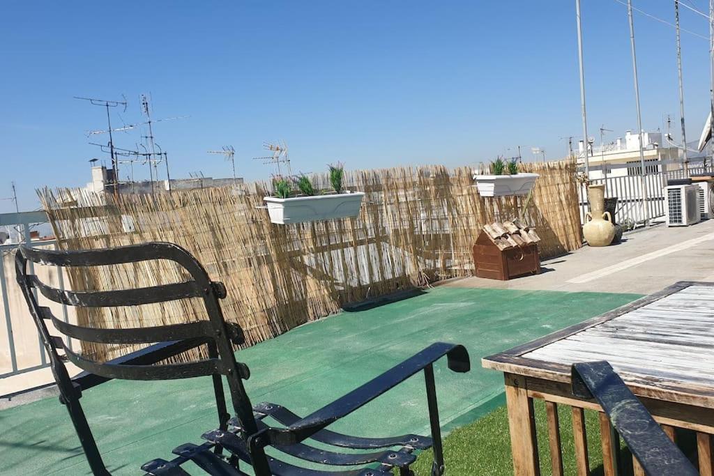 Καλινοβου 1 Κευελπιδων Πεδιον Αρεωσ Apartment Athens Exterior photo